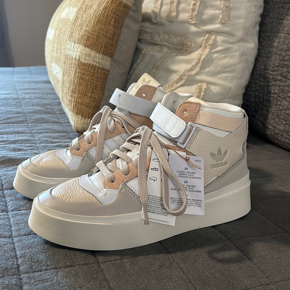 BRAND NEW ADIDAS Forum Bomega Mid Size 9